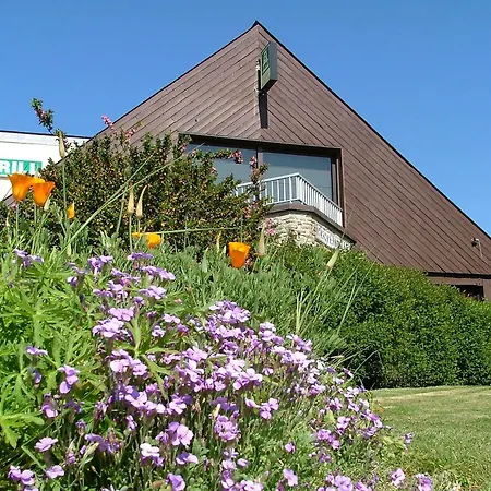 Hotel Logis Les Dineux Village 3*