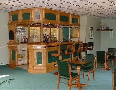 Hotel Logis Les Dineux Village